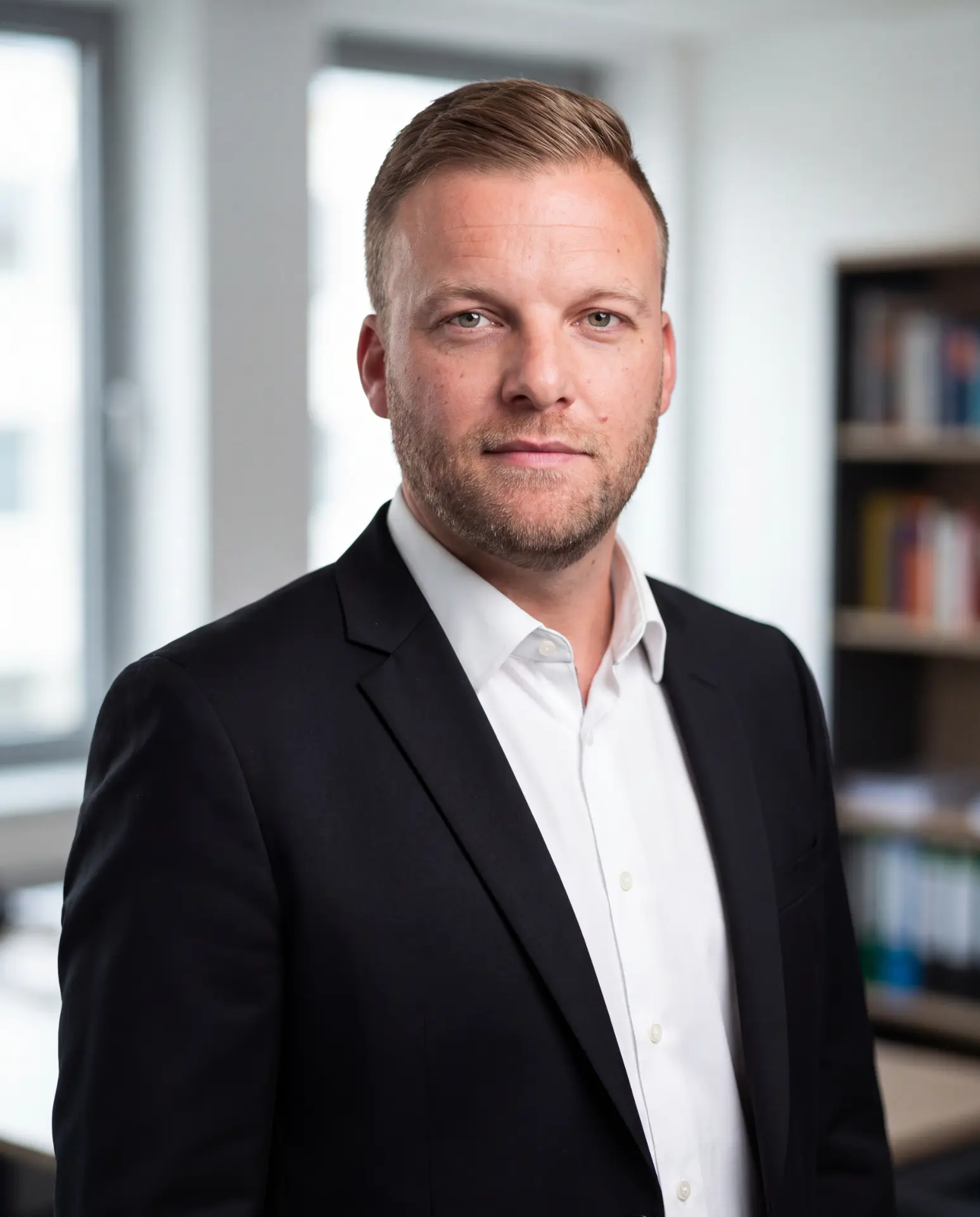 Porträt von Sascha Blank, Versicherungsberater in Kiel
